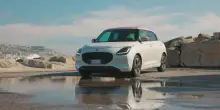 Suzuki lancia la serie speciale Swift Hybrid Sakura