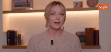 Meloni: Pronti ad accise mobili se sale prezzo benzina