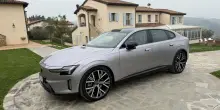 Volvo ES90 lusso elettrico svedese