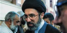 Caos Iran: "Khamenei Jr &egrave; ferito", il silenzio forzato per non farsi scoprire