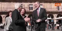 Mattarella prende un caff&eacute; con Re Felipe di Spagna nel centro storico di Salamanca