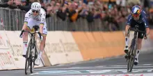 Pogacar cade e trionfa, sua per la prima volta la Milano-Sanremo