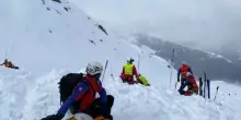 Alto Adige, valanga travolge 25 alpinisti in Val Ridanna: 2 morti e 5 feriti