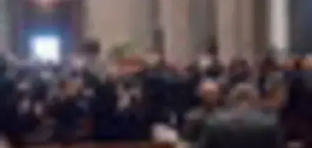 Il feretro di Bossi a Pontida lungo applauso e suono delle cornamuse