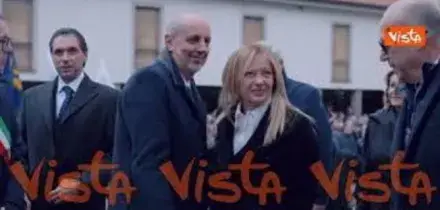 Meloni arriva a Pontida per i funerali di Umberto Bossi