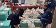 Scoperta farmacia abusiva in casa a Foggia, sequestro di medicinali e 2 indagati