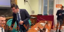 Amico Mio, il saluto di Salvini prima dell'inizio della conferenza stampa alla Camera