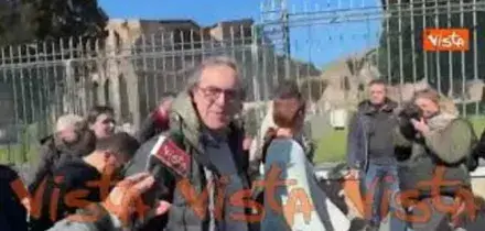 Bonelli su perquisizione a Ilaria Salis: Fatto di una gravit&agrave; inaudita