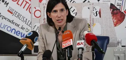 Congiura primarie, grandi manovre per far fuori Schlein