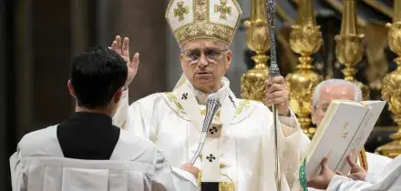 "Mondo ferito da guerre e soprusi". Papa Leone alla sua prima messa di Pasqua