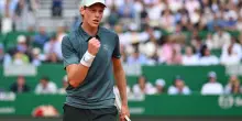 Sinner vola in finale a Montecarlo, battuto Zverev in due set
