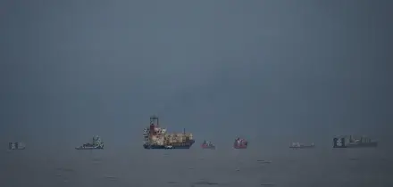 Tensione su Hormuz, uranio arricchito e miliardi congelati: cosa blocca l'intesa Usa-Iran