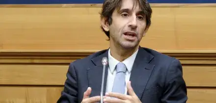 &ldquo;Falsi maestrini e solita doppia morale&rdquo;. Donzelli a valanga spiana la sinistra