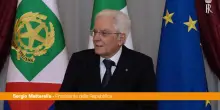 Mattarella "Con pi&ugrave; autoironia i potenti eviterebbero difficolt&agrave; e imbarazzi"
