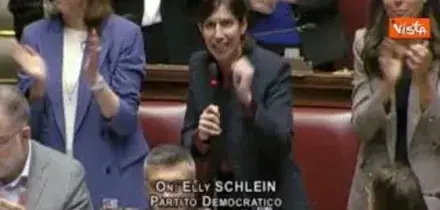 Schlein alla Camera difende Meloni da Trump: Nessuno attacchi Governo italiano, noi per la pace
