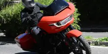 Road Glide, la novit&agrave; sta nel motore
