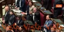 Centrodestra canta Inno di Mameli in Aula alla Camera, le opposizioni si uniscono