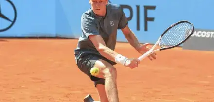 A Madrid esordio complicato ma vincente per Sinner