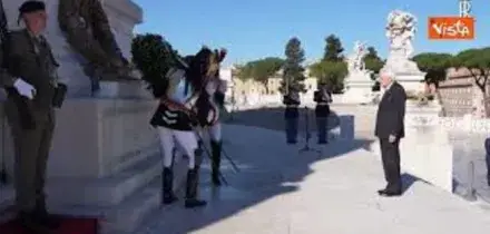 Mattarella depone una corona d'alloro a Altare della Patria per l'81&deg; Anniversario della Liberazione