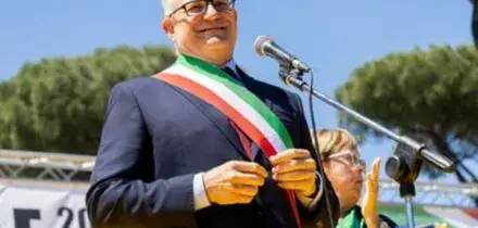 25 Aprile, Gualtieri contestato: "Il fascista sei tu! Stai vendendo Roma"