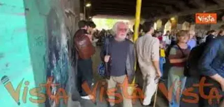 '25 aprile nessuna ricorrenza, ora e sempre resistenza' il coro al corteo del 25 aprile a Roma