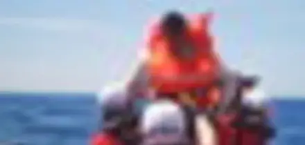 Nave Life support Emergency salva 68 persone in mare in due interventi