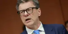 Giorgetti all' Eurogruppo: "Discutere di una tassa Ue sugli extraprofitti"