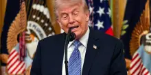 "Il Papa mette in pericolo molti cattolici". L'attacco di Trump