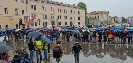 Ultimo saluto ad Alex Zanardi, in migliaia ai funerali di Padova
