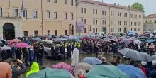 Addio a Zanardi: migliaia di persone ai funerali di Alex a Padova