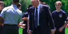 Iran, scintille sull'accordo. Trump minaccia e scende a patti