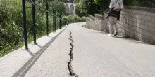 Crepe sulla ciclabile rifatta un anno fa. Cosa succede a Monte Ciocci
