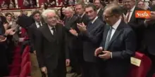 Mattarella accolto da una standing ovation alla Scala di Milano