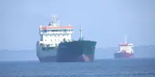 Stretto di Hormuz, merci ferme per 23 miliardi di dollari