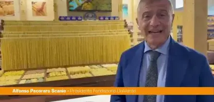 Pecoraro Scanio "Pasta sia simbolo della cucina italiana e di lotta al fakefood"