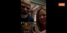 Il Primo ministro Modi regala le caramelle Melody a Meloni al suo arrivo a Roma