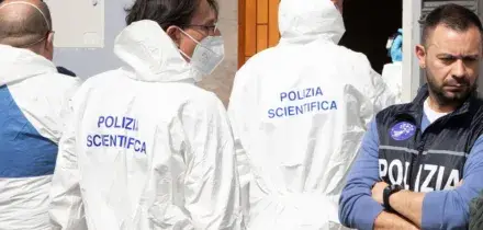 Avvelenate dalla ricina, nuova ipotesi: caccia a ricerche nei loro dispositivi
