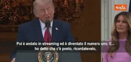 Trump scherza con Melania: C'&egrave; spazio per una sola star in casa, dovr&ograve; sbarazzarmene