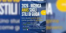 Anas, soltanto 4 italiani su 10 utilizzano correttamente il cellulare al volante