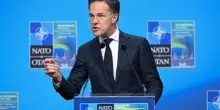 Nato, Rutte: "Europa e Canada devono spendere quanto Usa". Tajani: "Giusto"