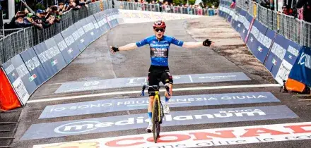 Vingegaard vince il tappone di Pila e veste la maglia rosa al Giro2026