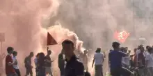 Spunta il video del ferimento del tifoso della Juventus prima del derby: cosa raccontano le immagini
