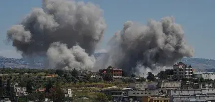 Usa attaccano sito di missili e navi. Teheran: "Pronti a rispondere"