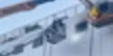 Napoli, incendio su una motonave in manutenzione in porto