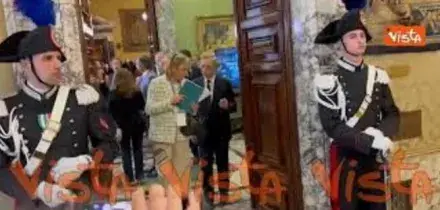 Mario Draghi esce dalla sala di Palazzo Koch dopo la relazione annuale di Bankitalia