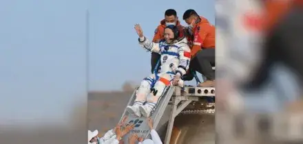Atterrata in Cina la capsula di rientro della stazione spaziale Shenzhou-22