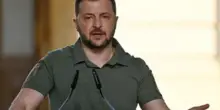 L'Ucraina colpisce impianti petroliferi in Russia. L'esercito del Cremlino avanza di nuovo