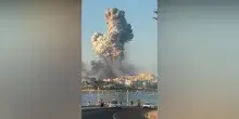 Esplosioni in una fabbrica di fuochi d'artificio a Malta, le immagini