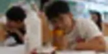 Cina, a Pechino la gara per mangiare di nascosto in classe