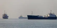 Medio Oriente, l'Iran strozza il mondo: blocco totale di Hormuz e Bab el-Mandeb.